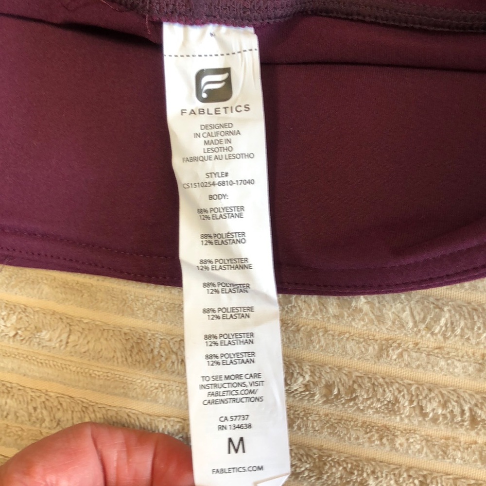 Fabletics crops size medium - Picture 3 of 3
